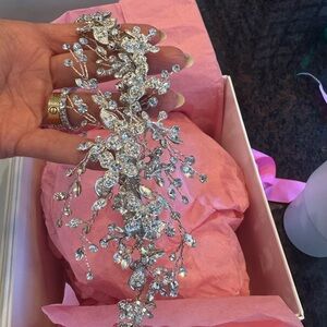 Elegant Silver Crystal Hair Vine